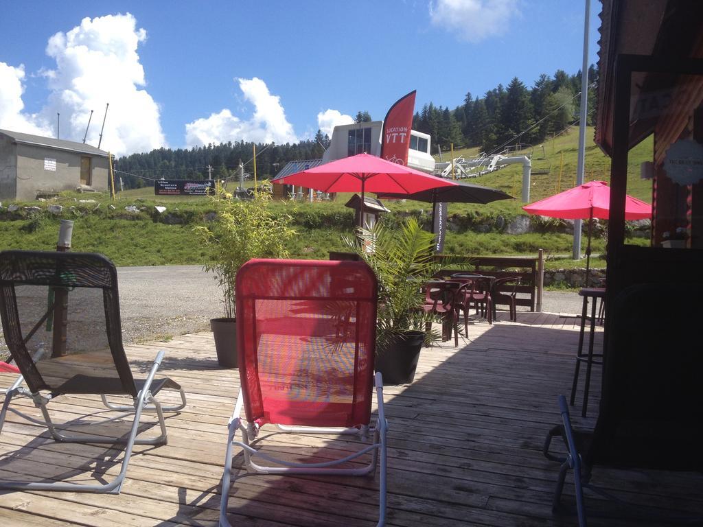 Hotel Le Tuc De L'Etang Boutx Экстерьер фото